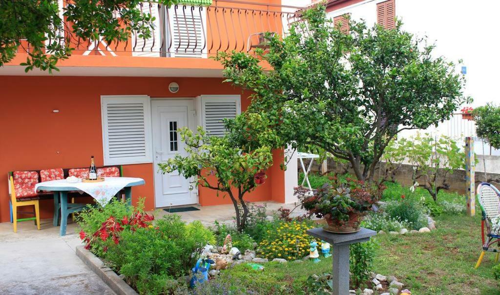 Apartmani Volga Petrcane Ngoại thất bức ảnh